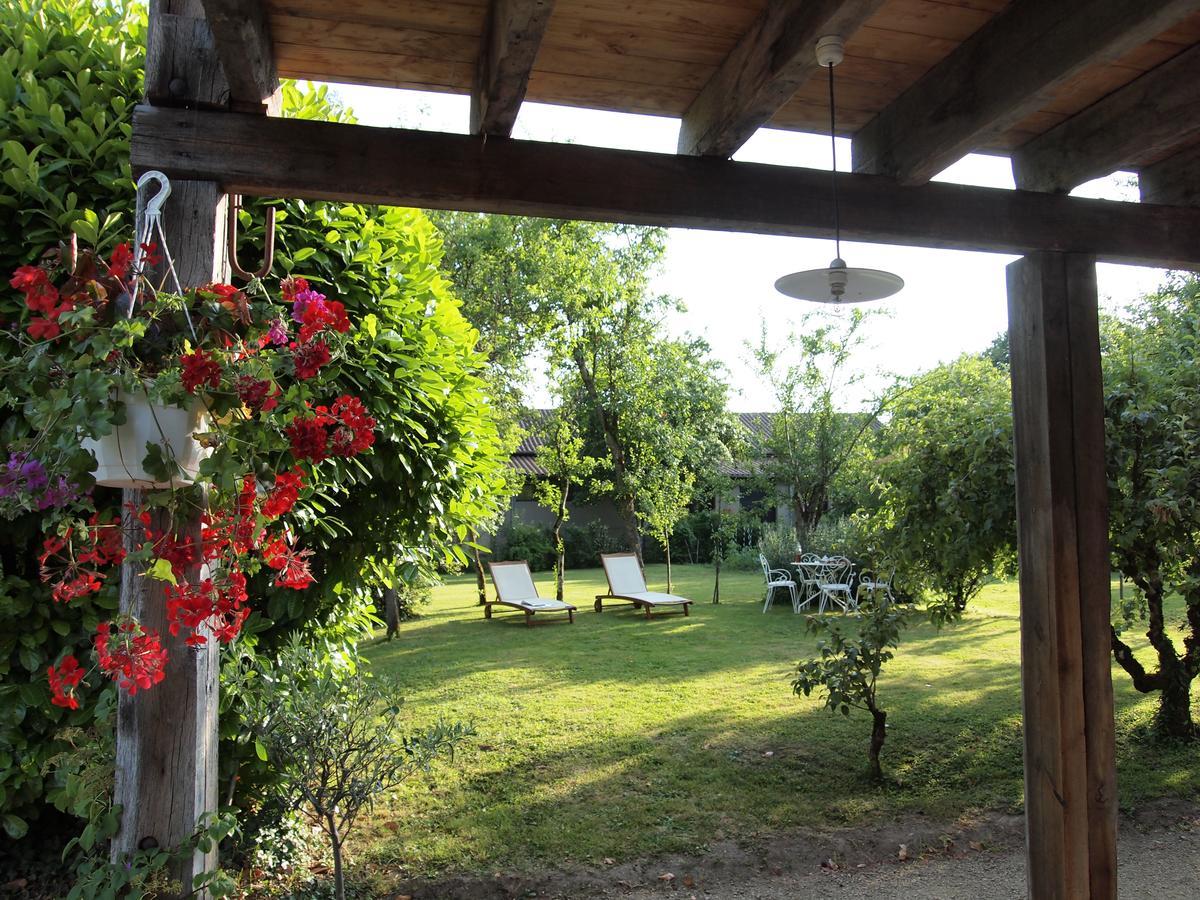 Les Jardins De Lily Hotel Saint-Léonard-de-Noblat Exterior foto