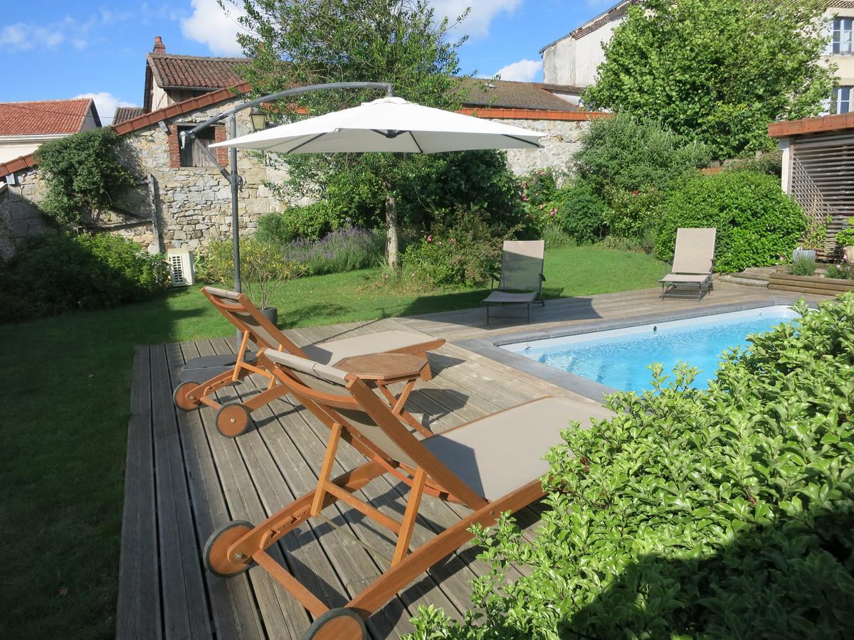 Les Jardins De Lily Hotel Saint-Léonard-de-Noblat Exterior foto