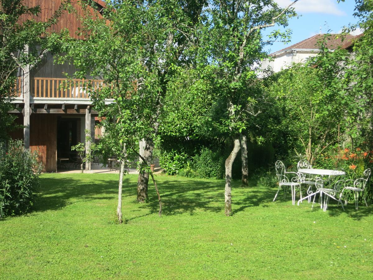 Les Jardins De Lily Hotel Saint-Léonard-de-Noblat Exterior foto